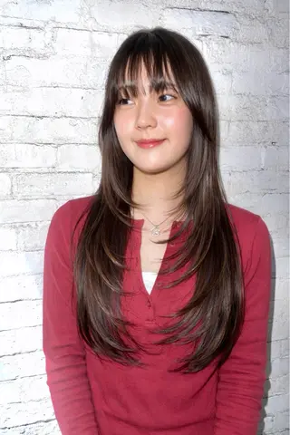 ミディアム カライング所属・ズミ/垢抜けレイヤー 🦖透明感カラーのヘアスタイル