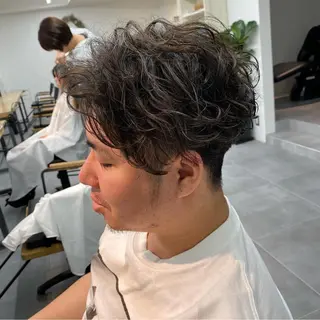 ミディアム パーマ メンズ 鍋島 拓真のヘアスタイル