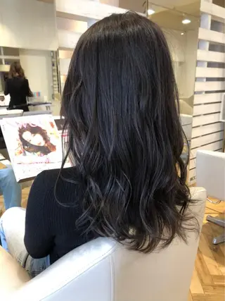 ロング 足立 小珀のヘアスタイル