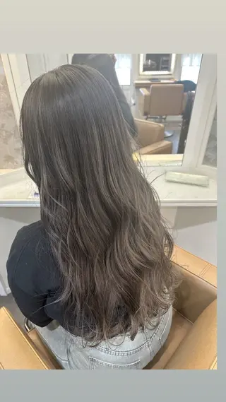 ロング 峯 志帆のヘアスタイル