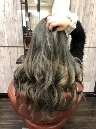 ロング カラー 川野 賢のヘアスタイル