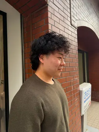 パーマ メンズ 保坂 駿太郎のヘアスタイル