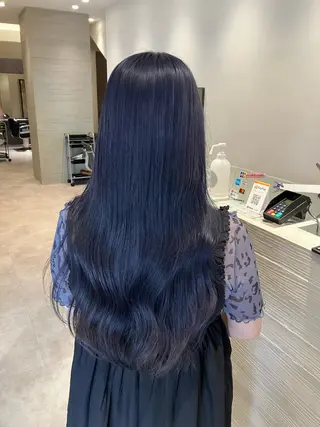 ロング カラー サキ🤍ハイトーン 🩰くびれ巻きヘアのヘアスタイル