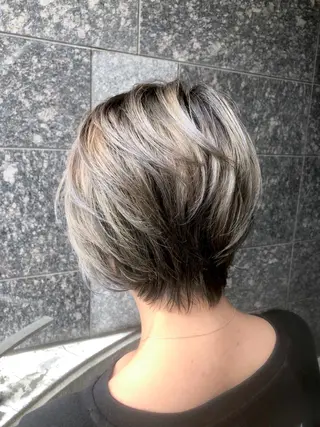 ショート カラーアンドケアリタ kitamuuuのヘアスタイル