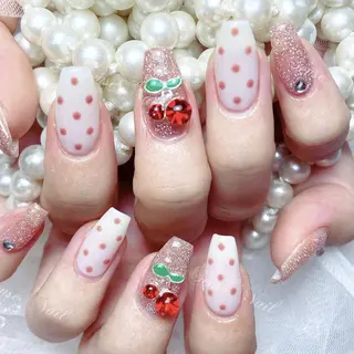 ネイル Queening 🦋のネイルデザイン