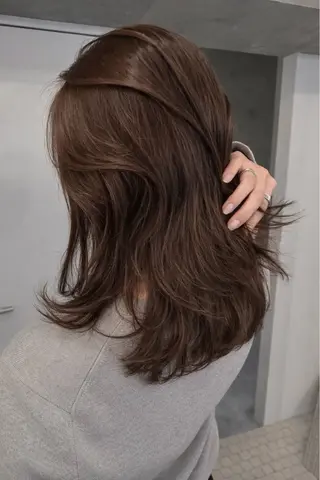 セミロング カラー 中野 こころのヘアスタイル