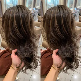 ロング カラー ヘアアレンジ 白髪ぼかしハイライト 茗荷谷駅徒歩2分のヘアスタイル