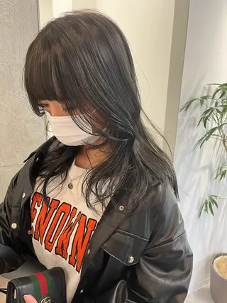 ミディアム カラー ヘアアレンジ 🫧umu.🫧韓国 /レイヤー/ハッシュのヘアスタイル
