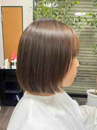 ミディアム assemblage 江川羽南のヘアスタイル