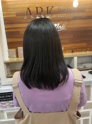 セミロング パーマ やまこし 美裕樹のヘアスタイル