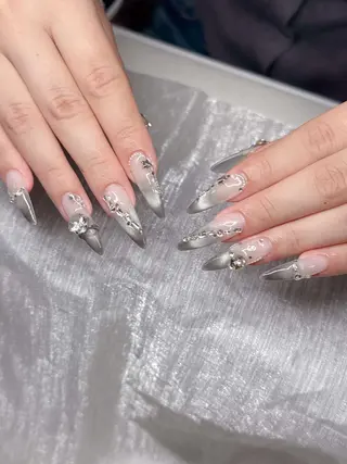 ネイル Lee Nailsのネイルデザイン