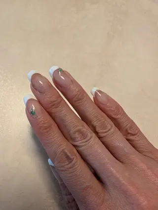 ネイル ヌーディジュエリー ネイルサロンのネイルデザイン