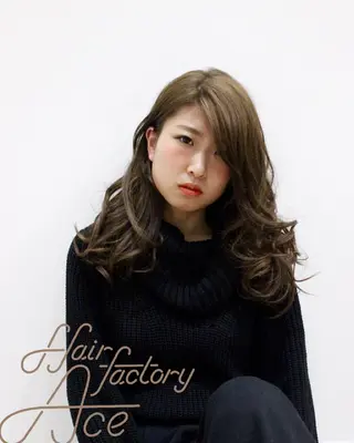 セミロング カラー 所渉/韓国レイヤー /ウルフカットのヘアスタイル