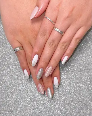 ネイル VIERU 🌈🎀💖のネイルデザイン