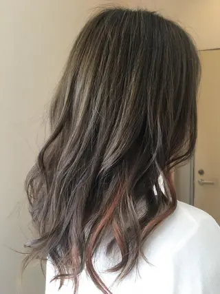 ミディアム カラー パーマ ヘアアレンジ IVY villa Suzu.のヘアスタイル