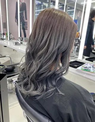 セミロング カラー 大石 さやかのヘアスタイル