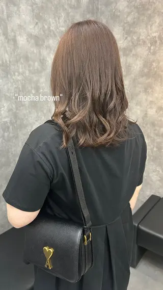 カラー 荻野 晴香のヘアスタイル