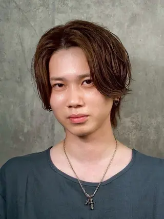 ミディアム 阿賀 佑季のヘアスタイル