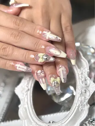 ネイル ルシイ🎀新宿長さ 出しパーツ専門店のネイルデザイン