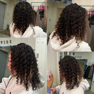 セミロング パーマ ハイライト/レイヤー /ハイトーン/AOIのヘアスタイル