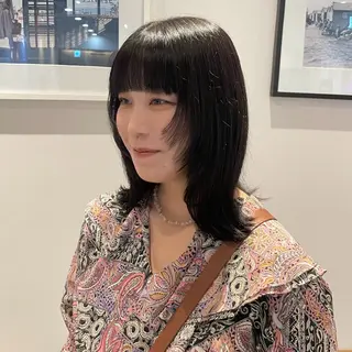 ミディアム 透け感カラー/レイヤ ーAI🪽🩵のヘアスタイル