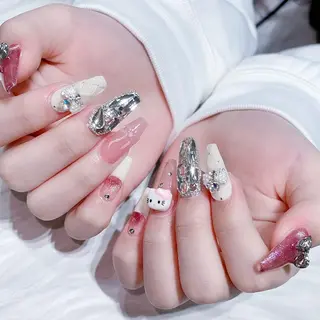 ネイル Queens テイのネイルデザイン