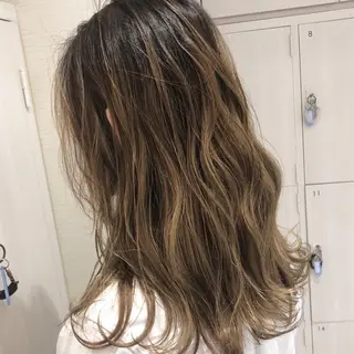 カラー 三鷹で1番ショート ボブをカットする新谷のヘアスタイル