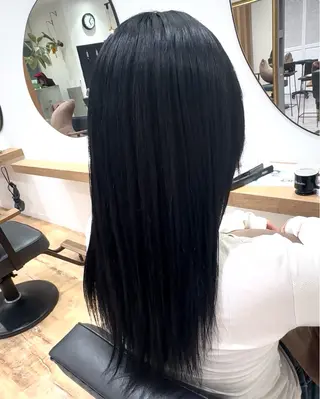 セミロング 透明感イルミナカラー ／寒色/MOMOKAのヘアスタイル