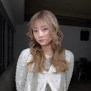 ロング カラー 佐藤 しずくのヘアスタイル