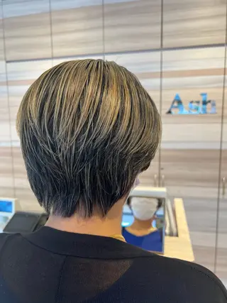 ショート カラー ✨髪質改善/レイヤー カット✨️塚本 千尋のヘアスタイル