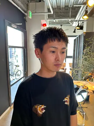 ショート メンズ 俵 知広のヘアスタイル