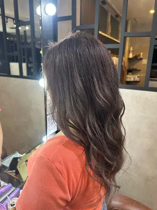 カラー 奥田 星来のヘアスタイル