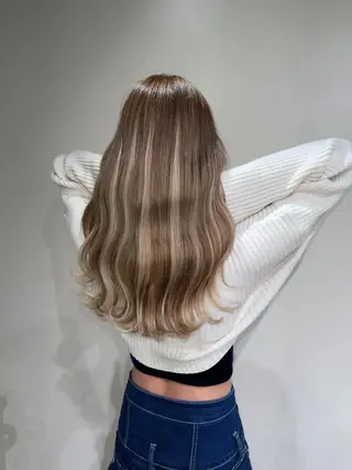 ロング カラー ムラ修正.ブリーチ エクステ🤍アミルのヘアスタイル