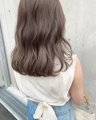ミディアム カラー ayaka 縮毛矯正レイヤーのヘアスタイル