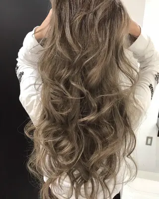 ロング カラー ヘアアレンジ 【公式】amble luxe池袋東口🩷のヘアスタイル