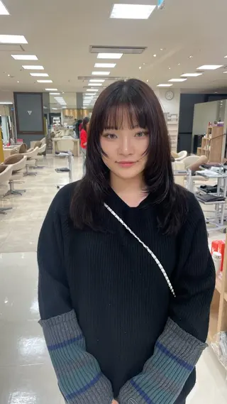 ロング カラー シャドウパーマ／骨格 矯正カット　トモキのヘアスタイル