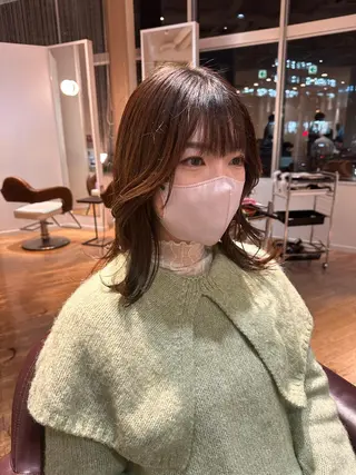 セミロング カラー 松浦 麻衣のヘアスタイル