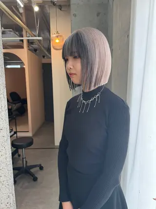 ミディアム 有人/バレイヤージュ /シャドールーツのヘアスタイル