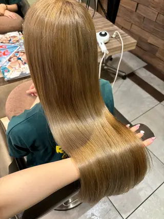 ロング ｶﾉ / 艶カラー/レイヤーのヘアスタイル