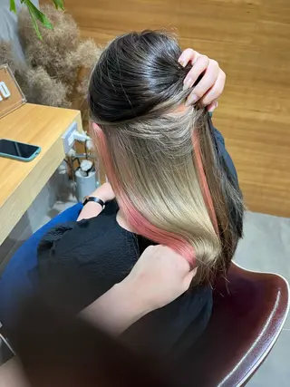 ロング カラー 透明感ハイトーン🦄 キラ🌈のヘアスタイル