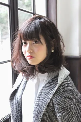 ミディアム H (エイチ) 烏丸御池店のヘアスタイル