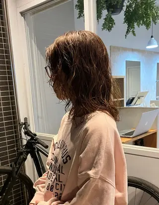 ミディアム パーマ nun所属・イトノ リュウのヘアスタイル