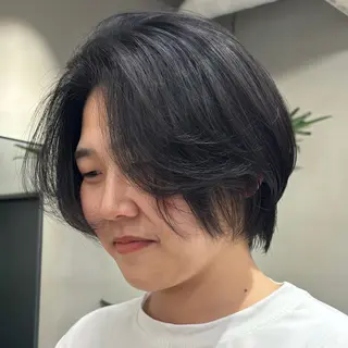 ショート 盛れる透明感カラー・ momokaのヘアスタイル