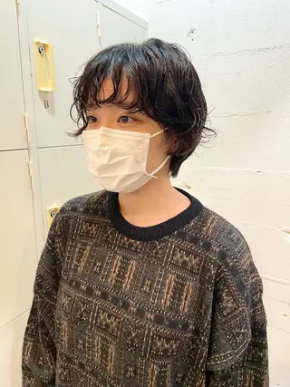 ショート カラー パーマ satsuki 暖色・ブラウンカラーのヘアスタイル
