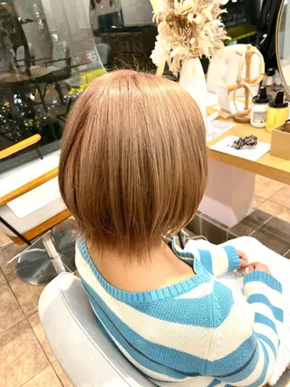 ショート カラー みさき/レイヤー/ハ ッシュカット/パーマのヘアスタイル