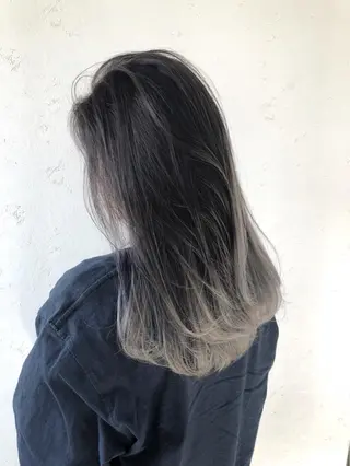 セミロング ハイトーンブリーチ 土坂　由志【京都】のヘアスタイル