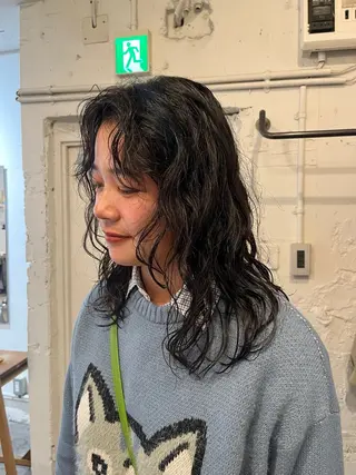 セミロング パーマ ✴︎UNU ✴︎モエカのヘアスタイル