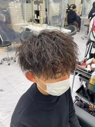 ミディアム パーマ ヘアアレンジ メンズ アイブロウ メンズ特化 水口湧太のヘアスタイル
