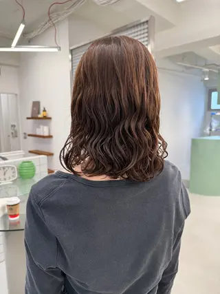 ミディアム カラー パーマ 表参道🌿赤み消し カラー/チナツのヘアスタイル