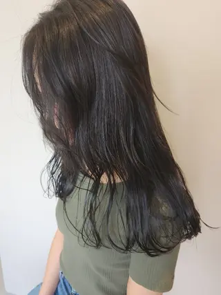 セミロング カラー Era Hatsuneのヘアスタイル